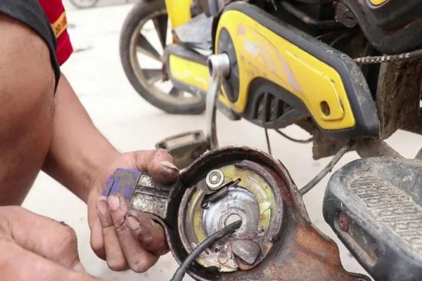 丽江市电动车刹车故障